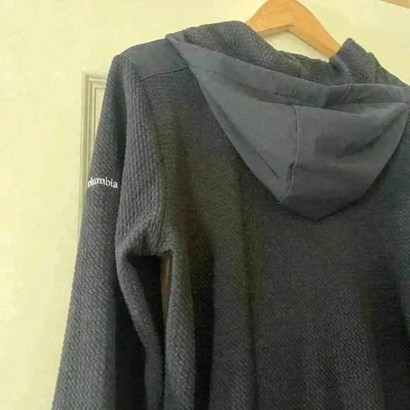 EUC Columbia Black Pullover with Hood Zipper Pockets - Picture 12 of 12